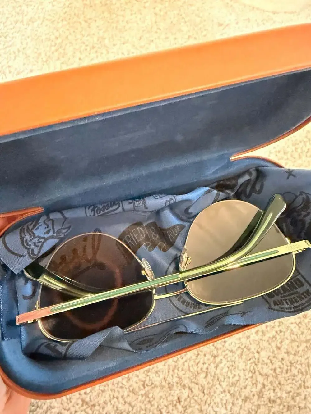 Fossil Aviator Sunglasses Green & Gold with Hard Case
